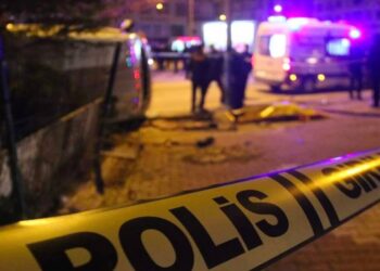 Küçükçekmece'de yoldan geçerken vurulan gencin babası adalet istiyor