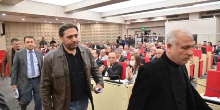 MHP, MHP’lilerle ters düştü: Bahçeli’nin adının kaldırılması kararını destekliyoruz