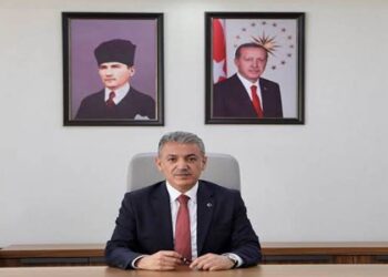 Mardin kayyımı Tuncay Akkoyun'dan ilk icraat; makam odasına Erdoğan'ın fotoğrafını astı