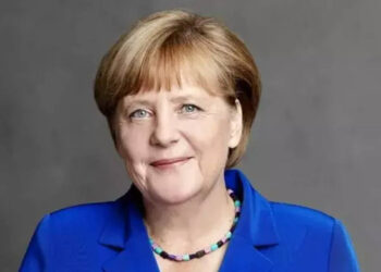 Merkel'den 2 Türk'e Teşekkür: 'Onlara Minnettarım'