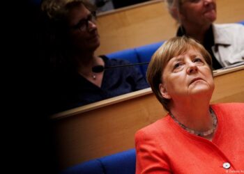 Merkel'den partisi CDU'nun göçmen politikasına eleştiri