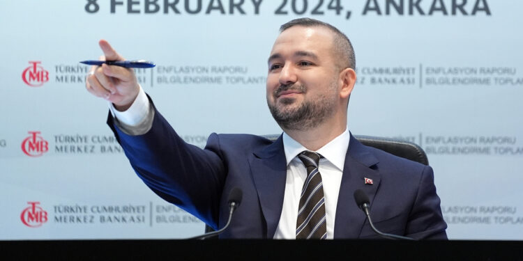 Merkez Bankası Başkanı Karahan'dan Enflasyon Mesajı: 'Sıkış Duruş Sürecek'