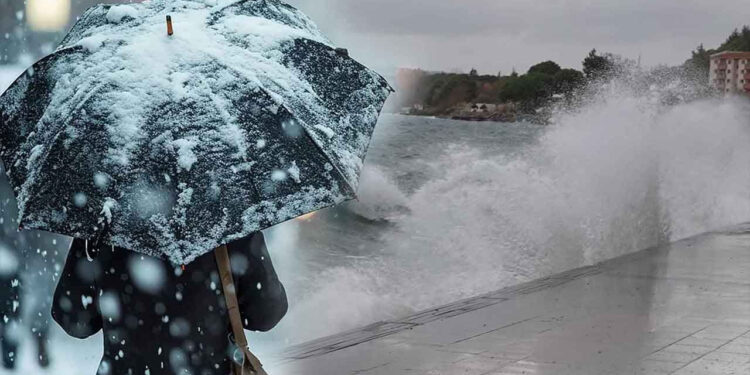 Meteoroloji O İlleri Uyardı... Lapa Lapa Kar Geliyor!