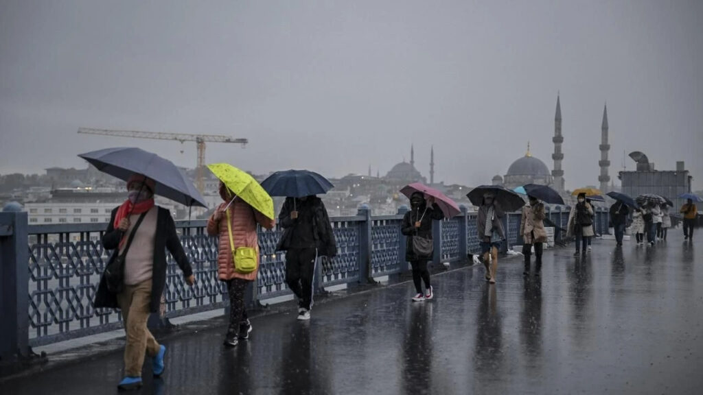 Meteoroloji'den Sağanak Yağış Uyarısı: Bu Saatlerde Şemsiyesiz Çıkmayın!