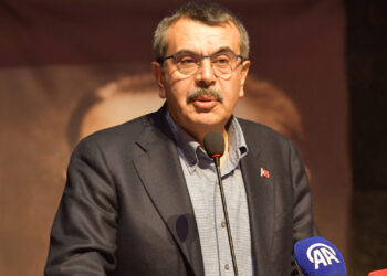 Milli Eğitim Bakanı Tekin'den Eleştirilere Çok Konuşulacak Cevap: 'Ne Kadar Eleştirirseniz Eleştirin Yine Yapmaya Devam Edeceğim'