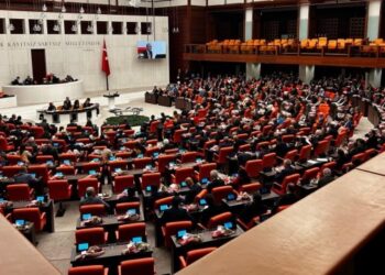 Öğrencilere 'öğle yemeği' önerisine AKP-MHP'den ret