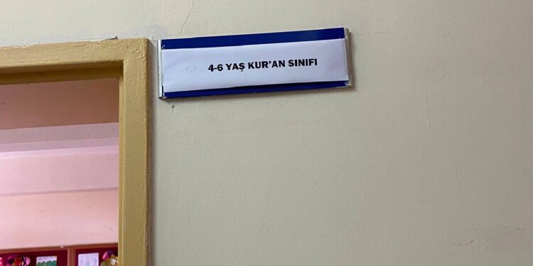 Okul içinde özel Kuran kursu açmak hiçbir yönetmelikte yer almayan bir şey