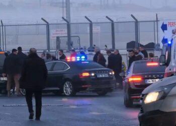 Özel, Ahmet Özer’le görüşmek için Silivri’de