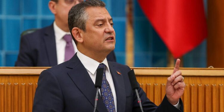 Özel’den Sağlık Bakanı’na: O istifa edilecek, o hesap verilecek