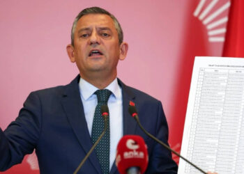 Özgür Özel Kürsüde Göstermişti: İşte AKP'li Belediyelerin 'Etkinlik' Harcamalarının Listesi