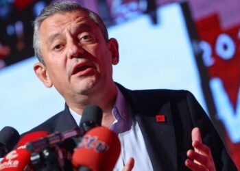 Özgür Özel: MİT tüm siyasi partileri bilgilendirmeli