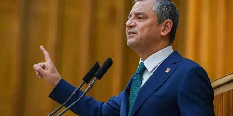 Özgür Özel'den İl Başkanları Toplantısında Kayyım Tepkisi