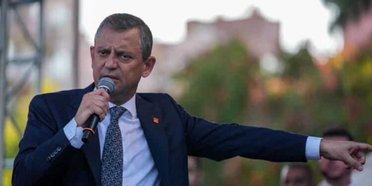 Özgür Özel’den ‘sert’ muhalefet: Polise bir saygısızlığımız oldu mu?