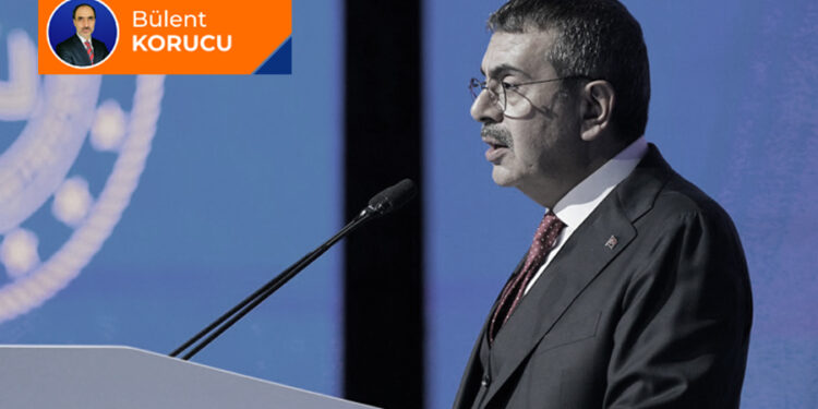 Paraşütçü bakan: Yusuf Tekin