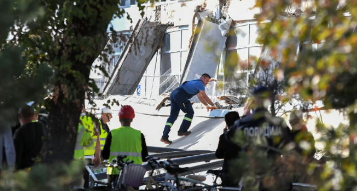 SIRBİSTAN | Tren istasyonunun çatısı çöktü, 14 kişinin ölümünün ardından Bakan istifa etti