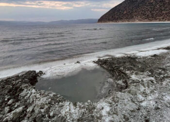 Salda Gölü’nün suyu son üç ayda 20 metre çekildi