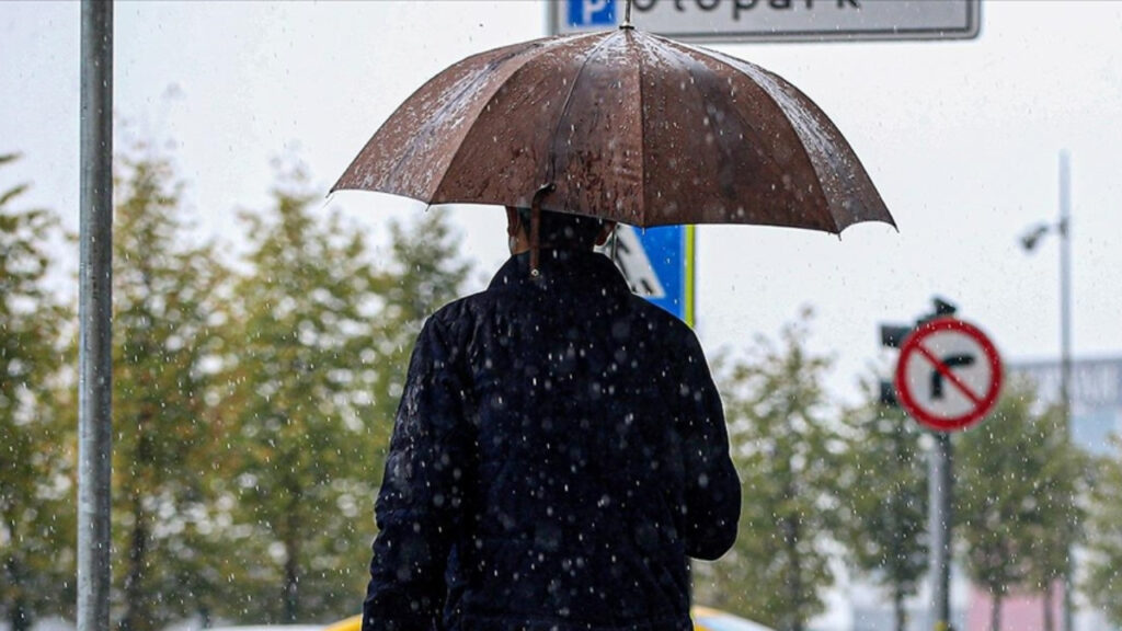 Şemsiyesiz Dışarı Çıkmayın! Meteoroloji'den Sağanak ve Kar Uyarısı