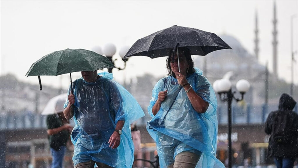 Sıcaklıklar Hızla Düşüyor! Meteoroloji'den İstanbul İçin Sağanak Uyarısı