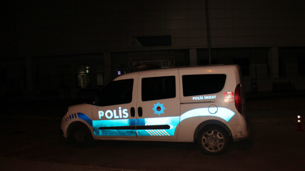 Silahını Temizlemek İsteyen Polis, Yanlışlıkla 8 Yaşındaki Çocuğu Vurdu