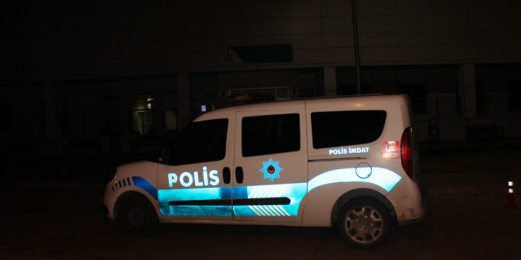 Silahını Temizlemek İsteyen Polis, Yanlışlıkla 8 Yaşındaki Çocuğu Vurdu