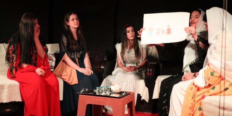 Silopiya’da ‘Jin jiyan azadî’ tiyatrosuna yoğun ilgi