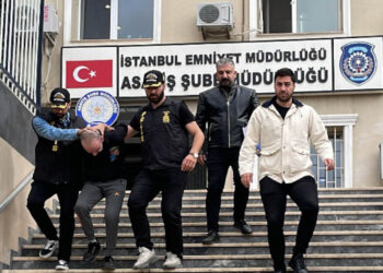 Suç makinesi yakalandı: Evinde 400 bin kişinin kimlik bilgileri çıktı