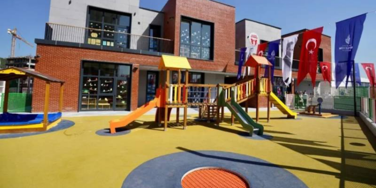 Tamamen siyasi saiklerle alınan bir karar, halk ve çocuklar mağdur ediliyor!