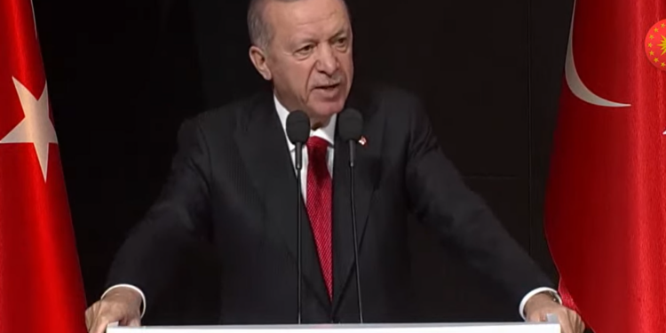 Tayyip Erdoğan: “Atatürk istismarcıları zıvanadan çıktı”