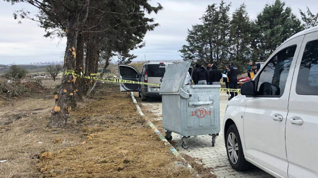 Tekirdağ'da İki Kuzenin Sır Ölümü: Mezarlıktaki Aracın İçinde Silahla Vurulmuş Halde Ölü Bulundular