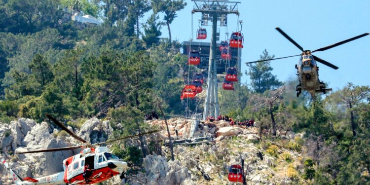 Teleferik kazası davasında kazazedeler dinlendi: Saatlerce kurtarılmayı bekledik