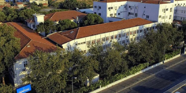 CHP: Tıp merkezleri açmak istiyoruz ancak bakanlık ruhsat vermiyor