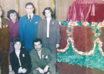 Toprağa verdiğimiz gün, öksüz kalmış hissettim