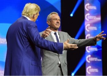 Trump, sağlık bakanlığına aşı karşıtı Kennedy Jr.’ı aday gösterdi