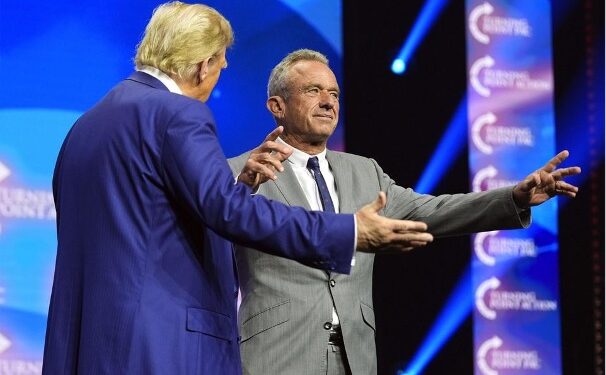 Trump, sağlık bakanlığına aşı karşıtı Kennedy Jr.’ı aday gösterdi