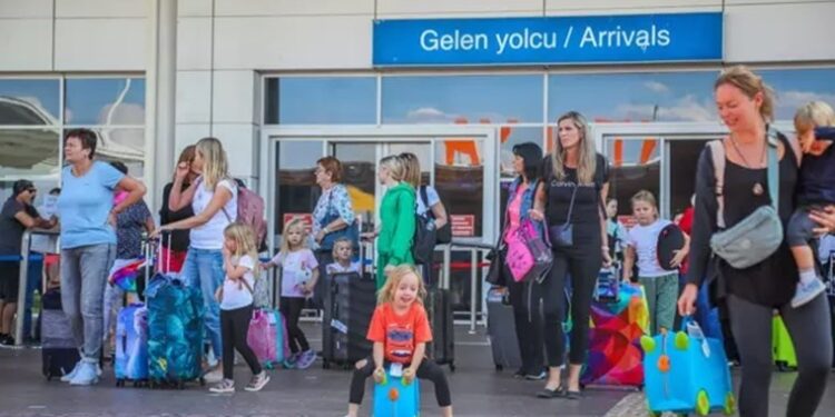 Turist bu yıl bir günde 96 dolar harcadı