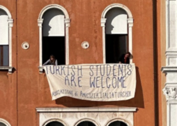 “Türk öğrencilerin İtalya’da okumak istemelerinde engel yok ama konsolosluklar vize talepleriyle dolup taşıyor”