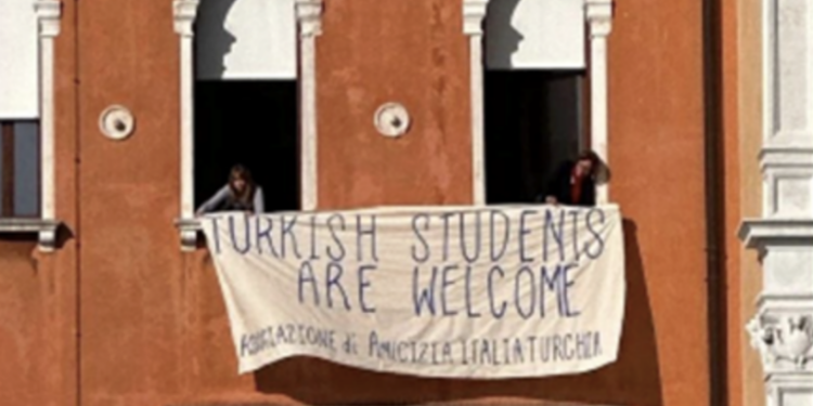 “Türk öğrencilerin İtalya’da okumak istemelerinde engel yok ama konsolosluklar vize talepleriyle dolup taşıyor”