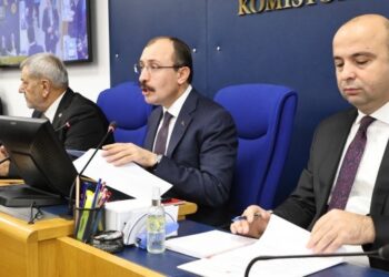 Tutanaklarda her dil serbest, Kürtçe yasak!