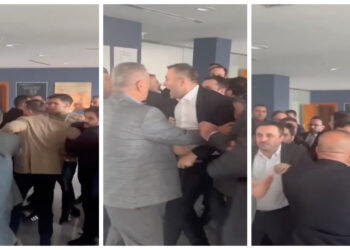 Ümraniye Belediye Meclisi Karıştı! Seyirci Locasından Girip CHP'li Üyelere Saldırdılar