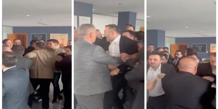 Ümraniye Belediye Meclisi Karıştı! Seyirci Locasından Girip CHP'li Üyelere Saldırdılar