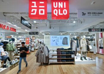 Uniqlo CEO’su Yanai, Sincan’da üretilen pamukları kullanmadıklarını söyledi