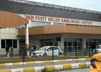 Van’da, dronlar nedeniyle üç uçak Diyarbakır'a yönlendirildi