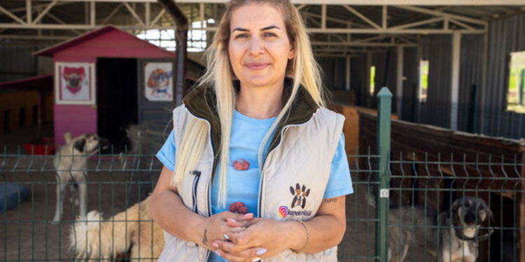 Yaşama Tutunan Patiler Derneği'ne Soruşturma: Başkan Buket Özgünlü ve 8 Kişiye Gözaltı