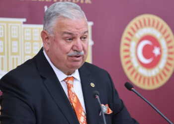 Yeniden Refah Partisi'nden 'Kayyım' Hamlesi
