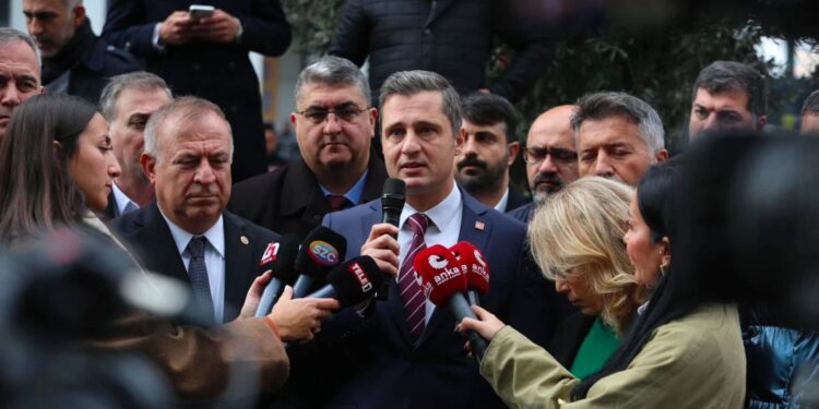 Yılmaz Tunç bir hakim gibi 'hüküm' cümleleri kurabiliyor