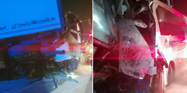 Yolcu otobüsü, kamyon ve otomobille çarpıştı: 30 yaralı