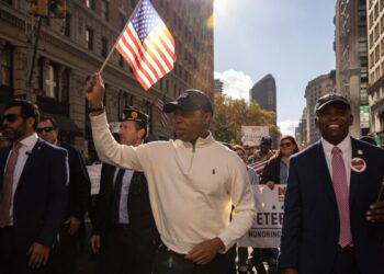 New York Belediye Başkanı Adams, seçim kampanyasına odaklanabilmek için duruşma tarihinin öne alınmasını talep etti