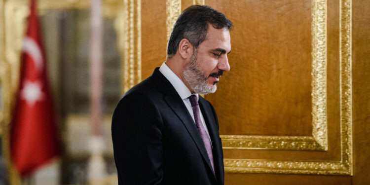 ‘Hakan Fidan, Kürtlerle ilgili o ifadeyi ağzından kaçırdı, açıklama yapmalı’