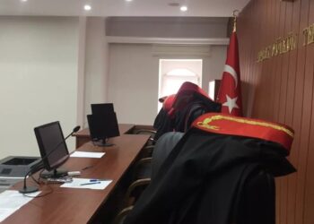 ‘Hâkim ve savcıların tepesinde ‘FETÖ’ soruşturmaları sallandırılıyor’