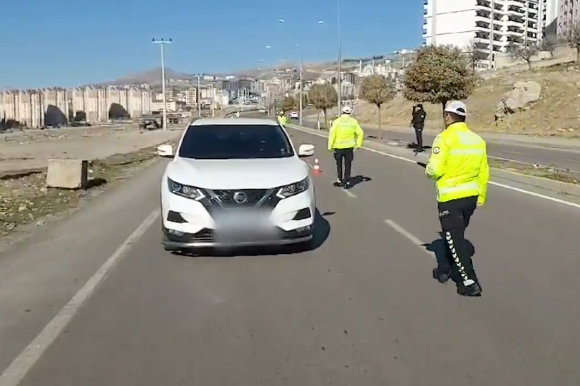 ‘Yetkisiz çakar’ denetimleri sürüyor; 11 bin 591 sürücüye işlem yapıldı